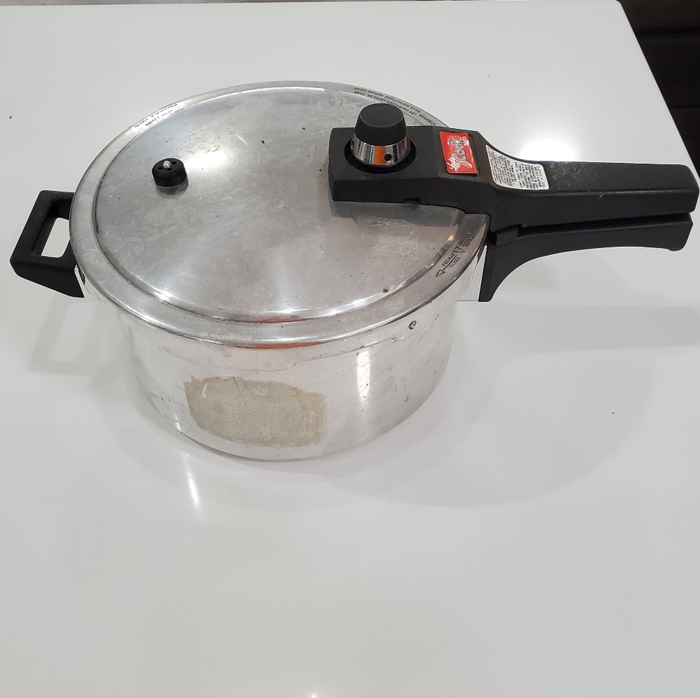🍁Vintage Lady Cook 3003 Pressure Cooker